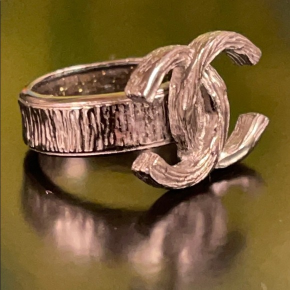 WOW POSHMARK - AUTHENTIC CHANEL PARIS SUPERMODEL RING - Picture 9 of 16
